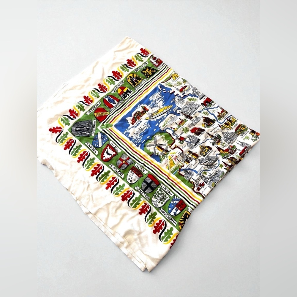 German souvenir 50’s/60’s novelty tablecloth